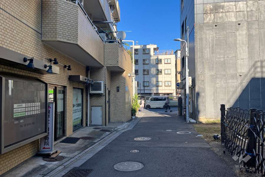 敷地南東側の前面道路