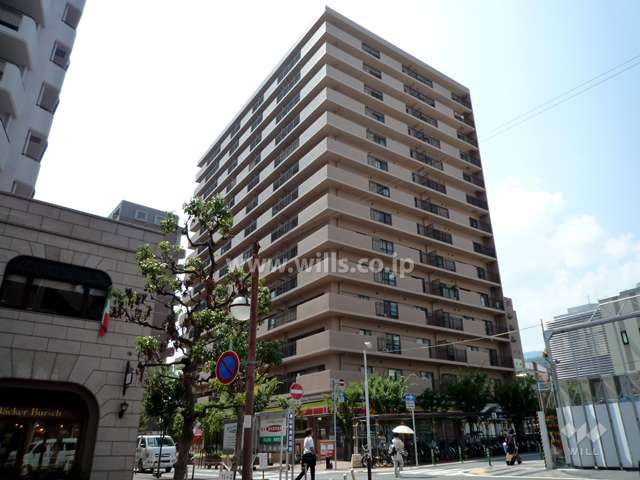 ハイツ本山の外観（南東側から）
