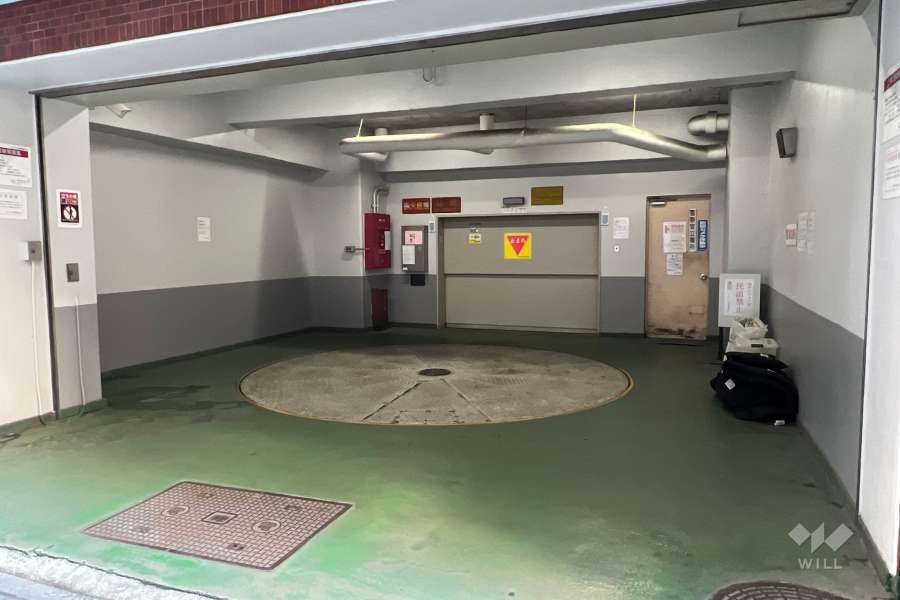 敷地内駐車場（屋内機械式）