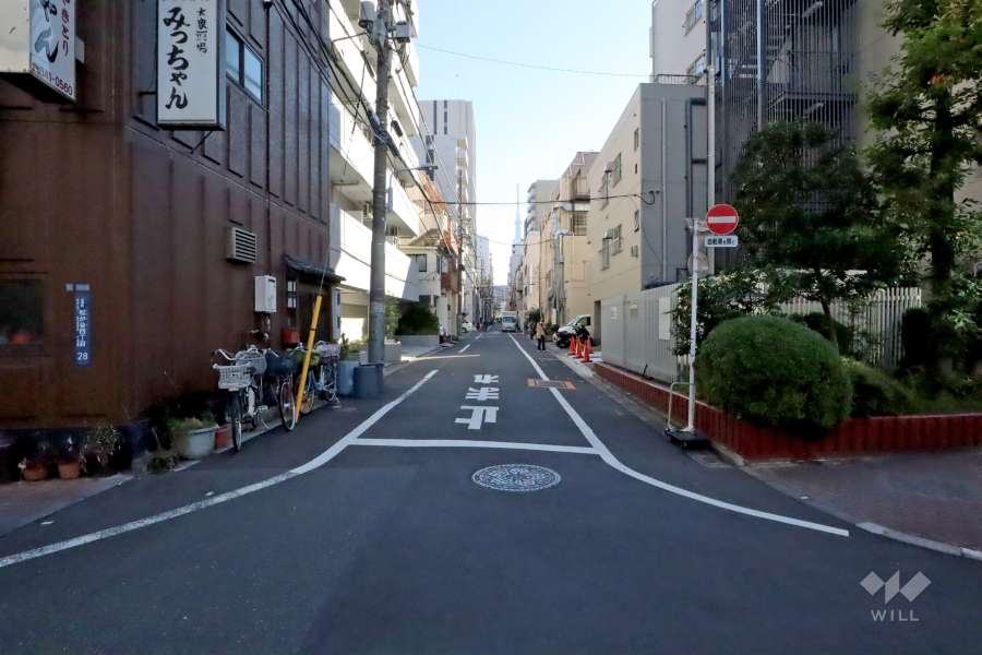 敷地北側の前面道路
