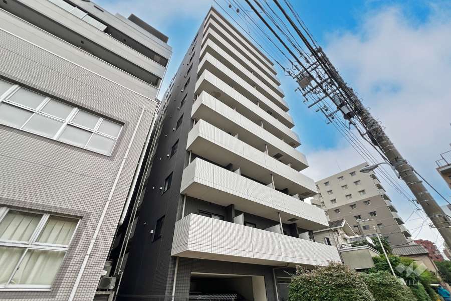 ロメック山手日暮里の外観（南西側から）