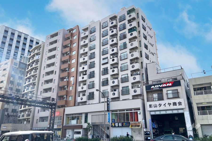 下谷サニーハイツの外観（東側から）