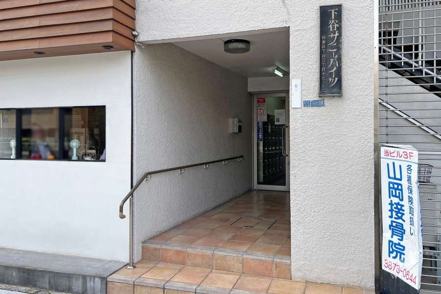 エントランスアプローチ　