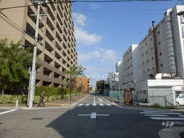 敷地南東側の前面道路