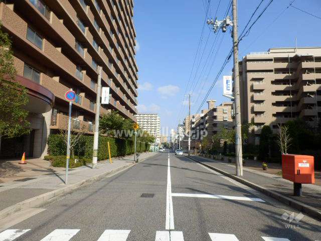 敷地北西側の前面道路