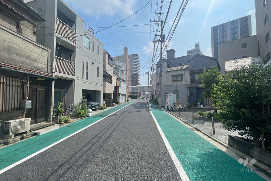 敷地北側の前面道路