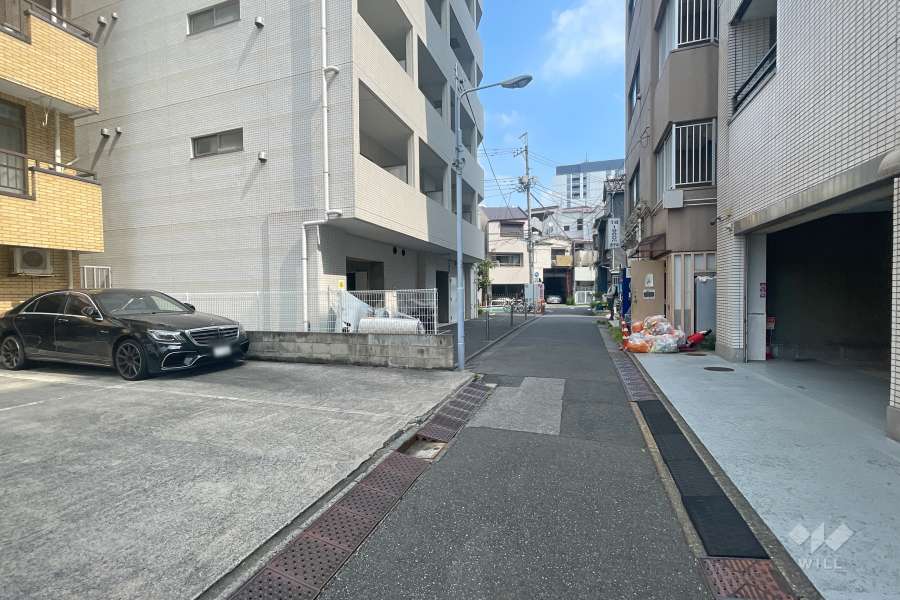 敷地南東側の前面道路