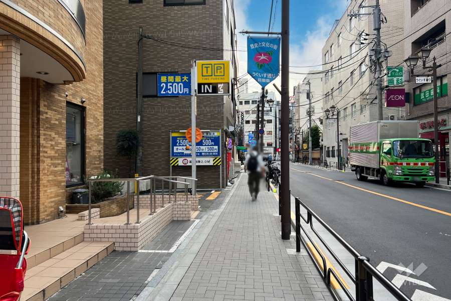 敷地北西側の前面道路