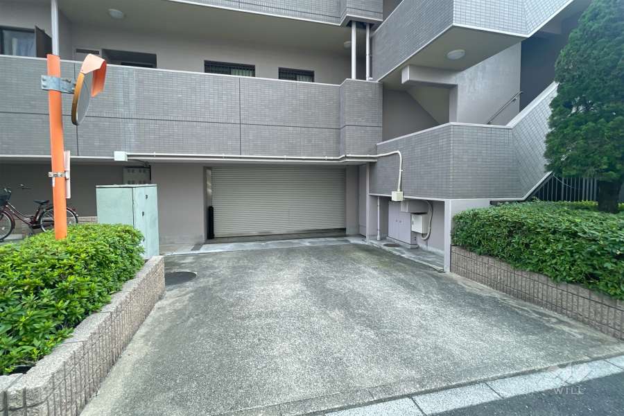 駐車場の出入り口　