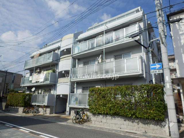 グランドハイツ森南の外観（南東側から）