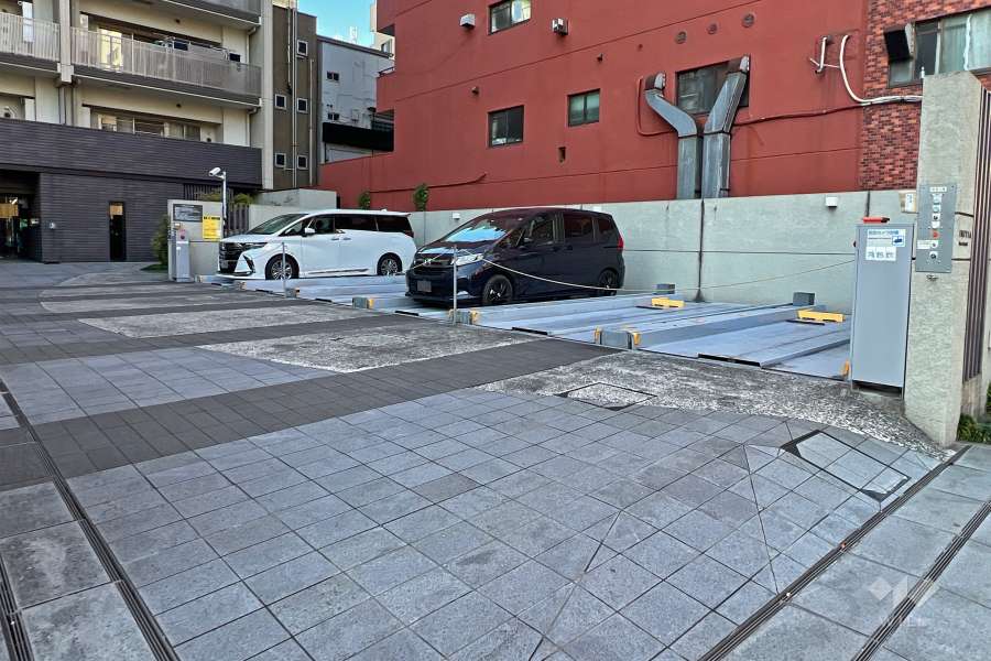 敷地内駐車場（屋外平面式）