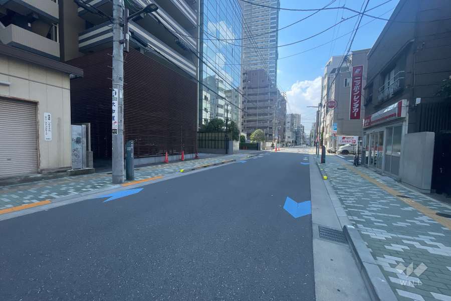 敷地北側の前面道路