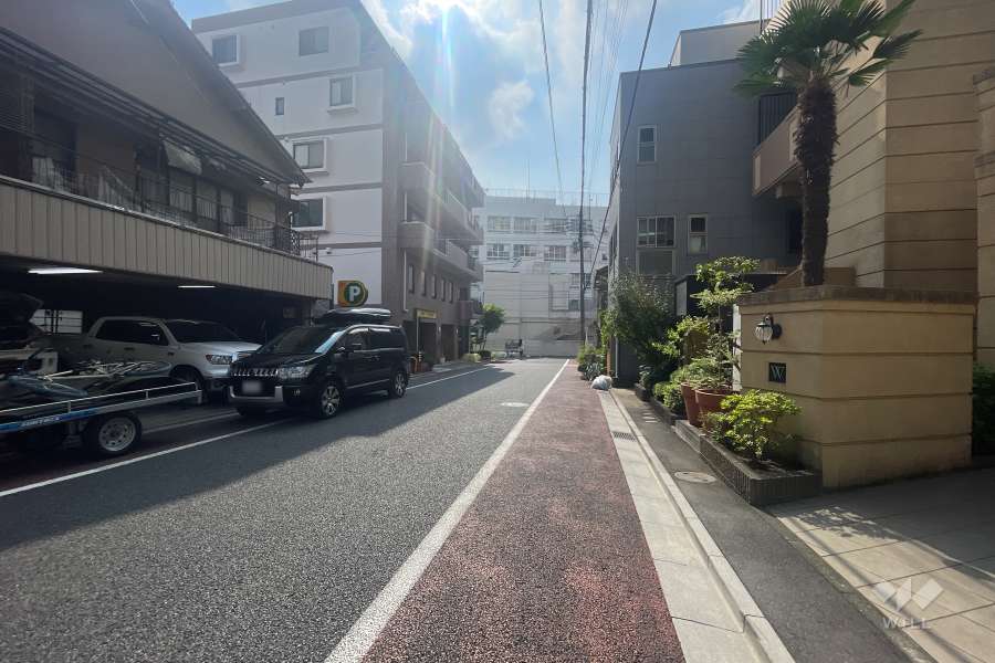 敷地北東側の前面道路　