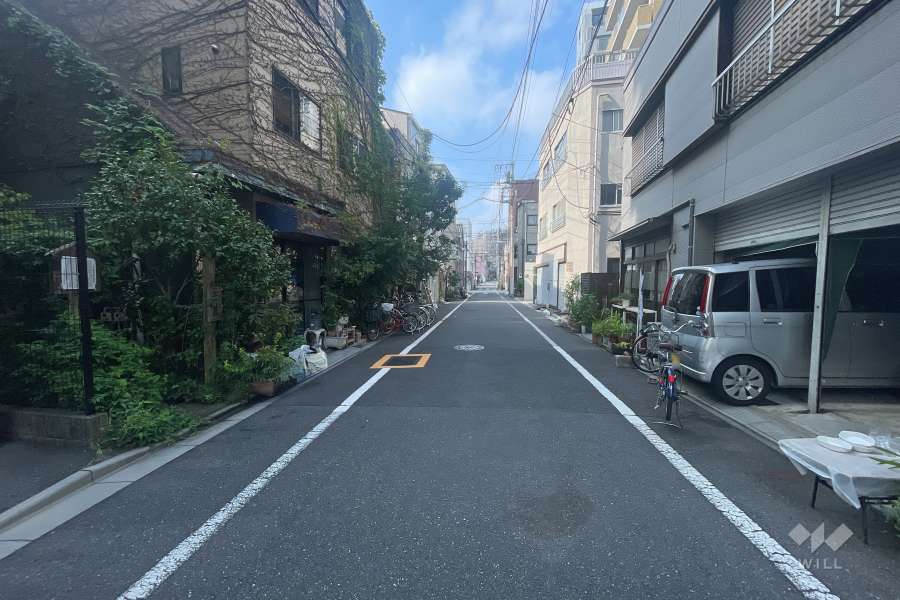 敷地北西側の前面道路　