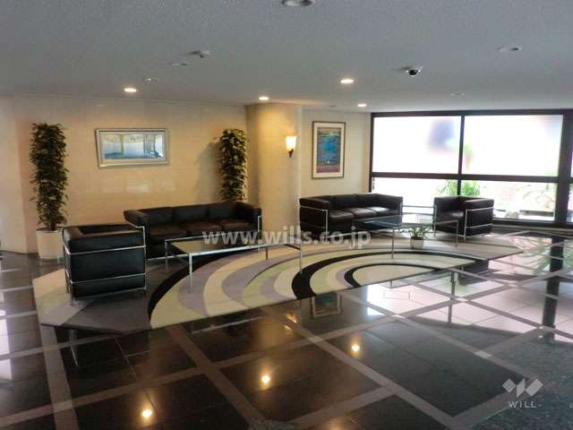 エントランスホールには談話スペースが設けられています。