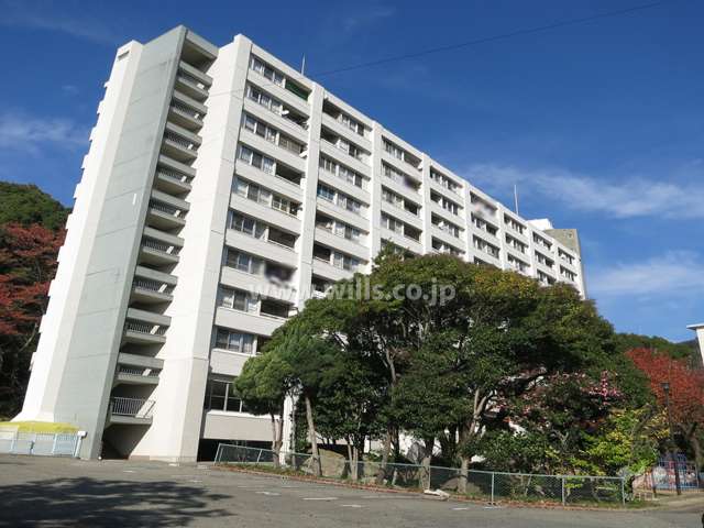 住吉台住宅1号棟の外観（南西側から）