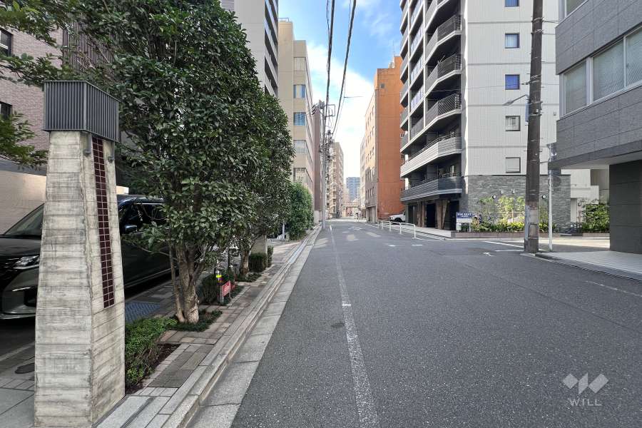 敷地北西側の前面道路