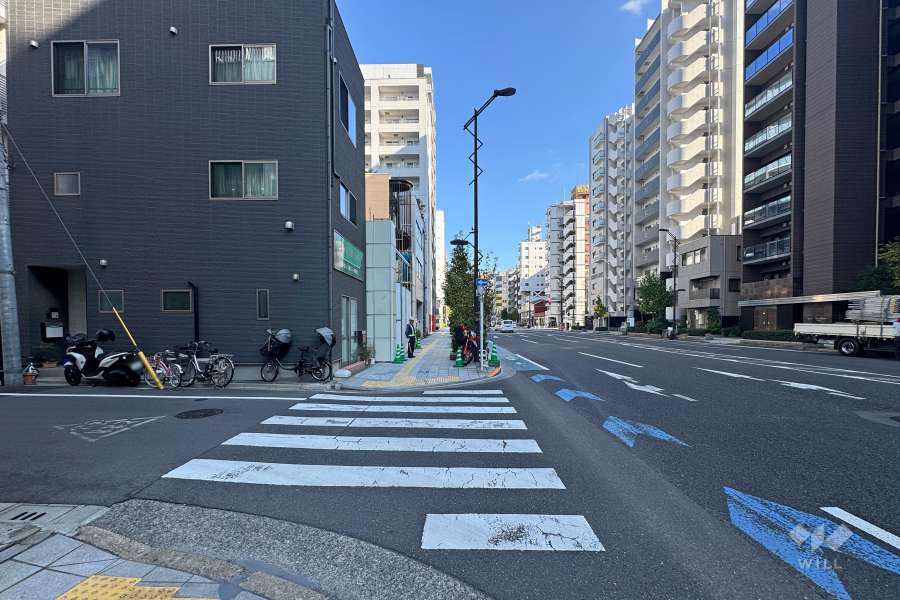 敷地北側の前面道路