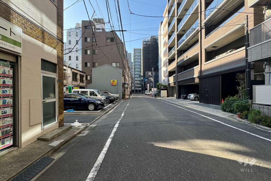 敷地南側の前面道路