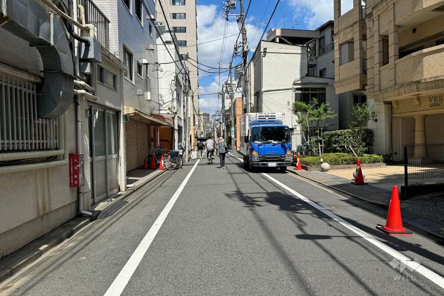 敷地北西側の前面道路　