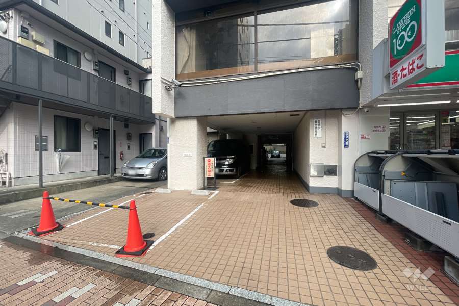 敷地入り口