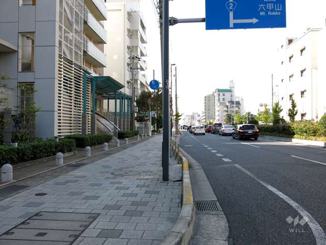 敷地北側の前面道路（国道2号線）