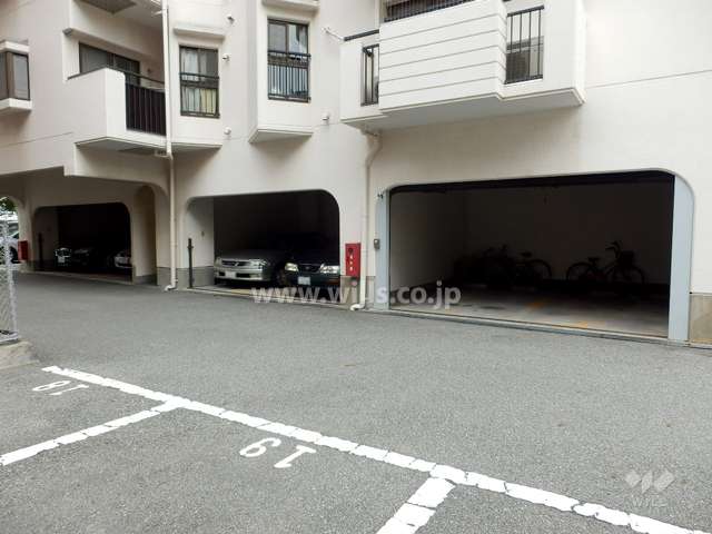 敷地内駐車場（屋内平面式）