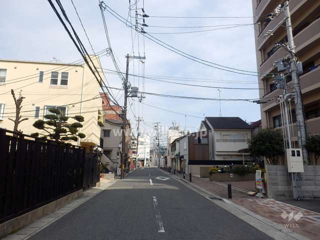 敷地北側の前面道路