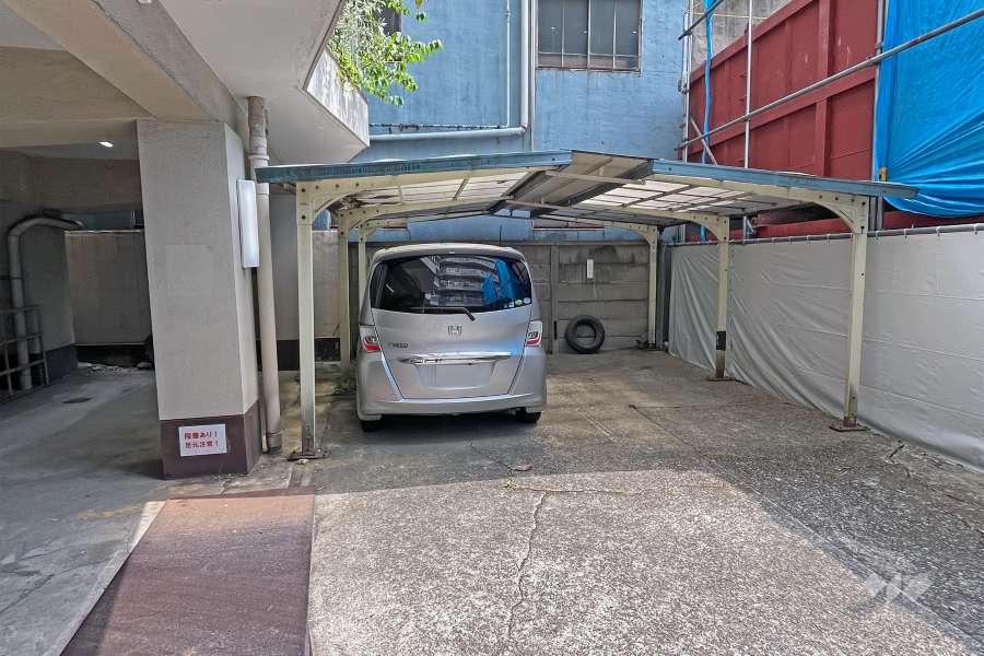 敷地内駐車場（屋外平面式）