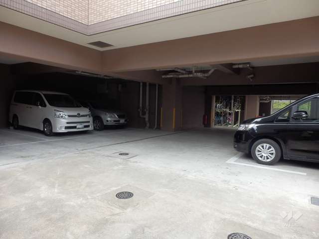 敷地内駐車場（屋内平面式）