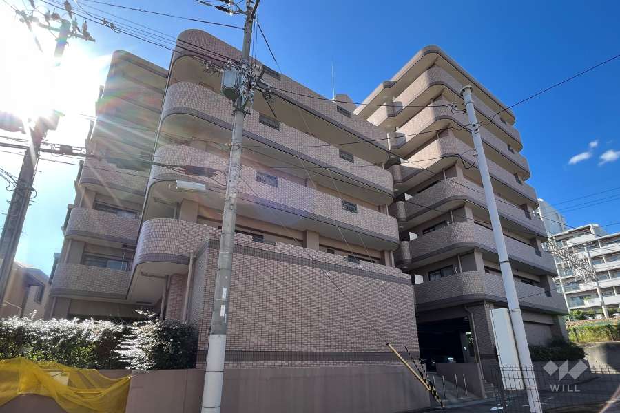 ローレル岡本南の外観（南東側から）