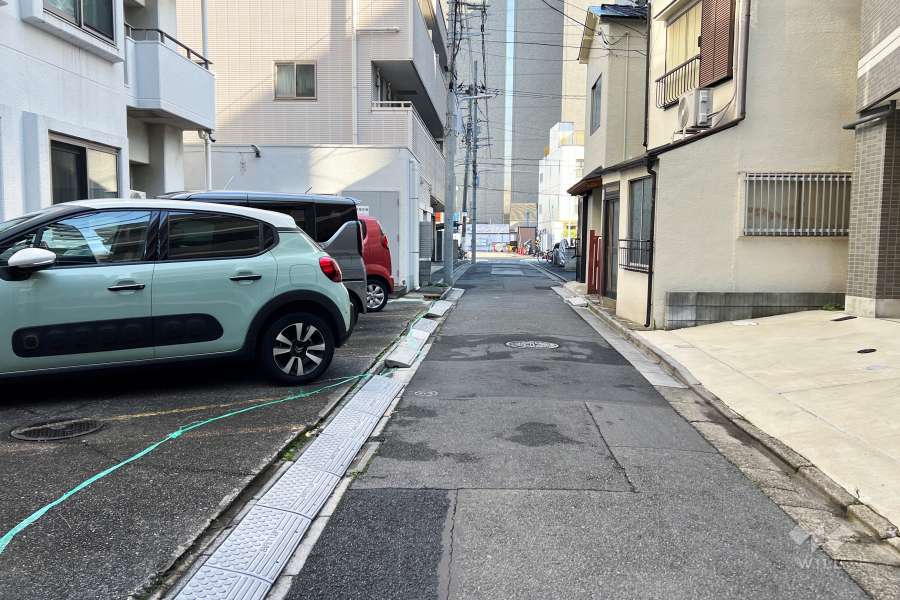 敷地南側の前面道路
