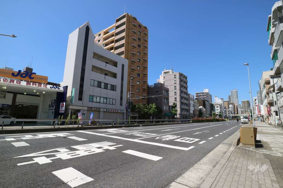 敷地北側の前面道路（国道2号線）