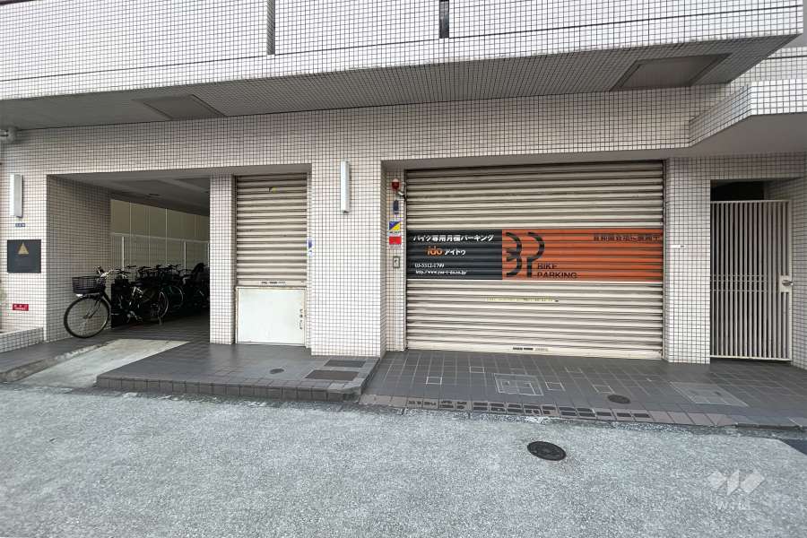 駐輪場とバイク専用月極パーキング