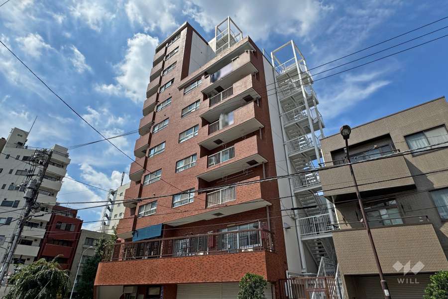 ライオンズマンション鶯谷の外観（北東側から）