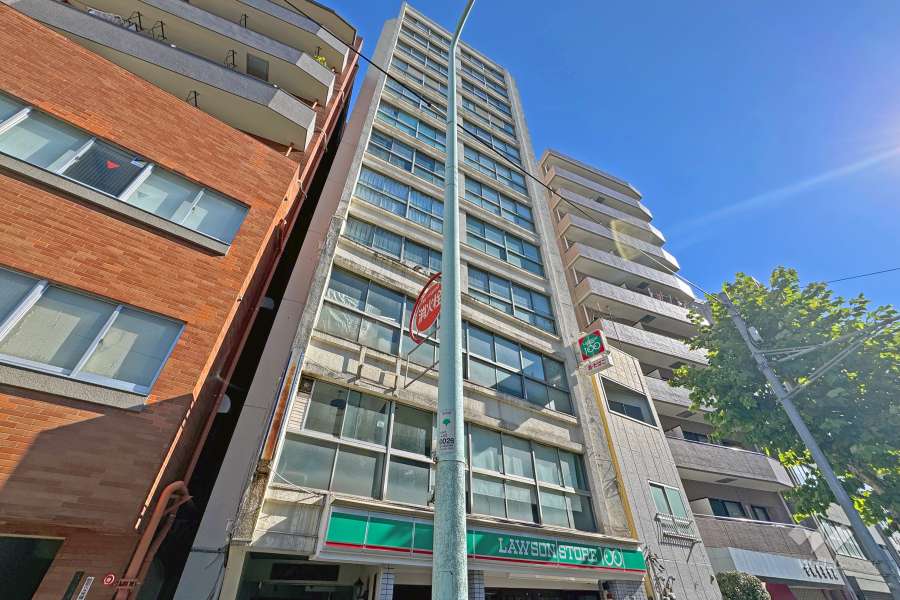 蔵前コヤマハイツの外観(北西側から）