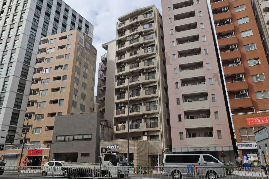 エクレール入谷の外観(北東側から)