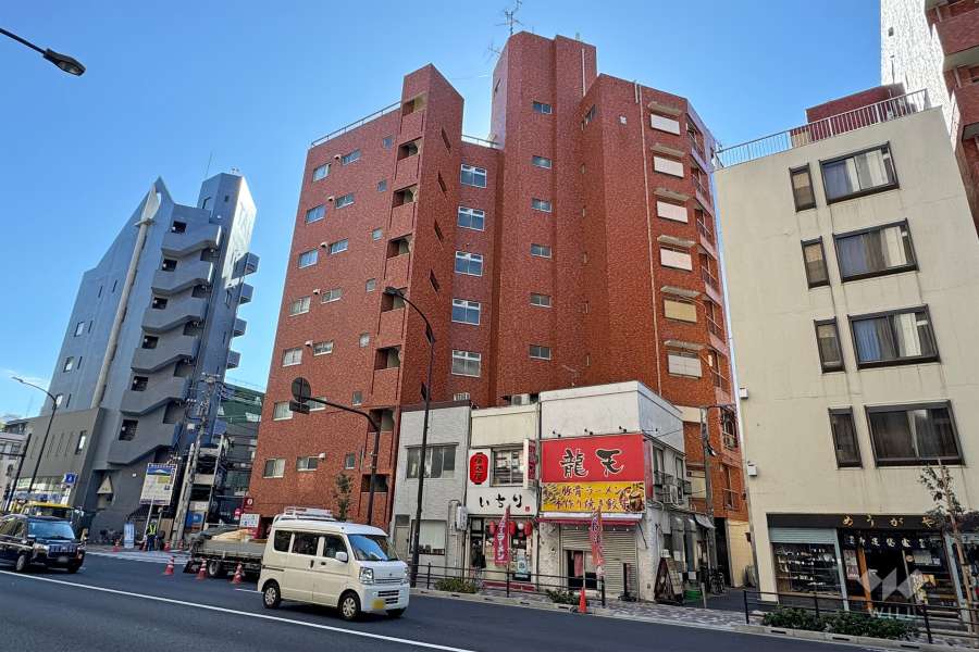 ライオンズマンション浅草三社の外観（北西側から）