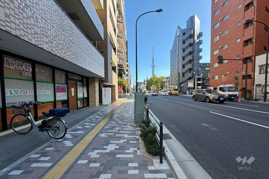 敷地北側の前面道路　