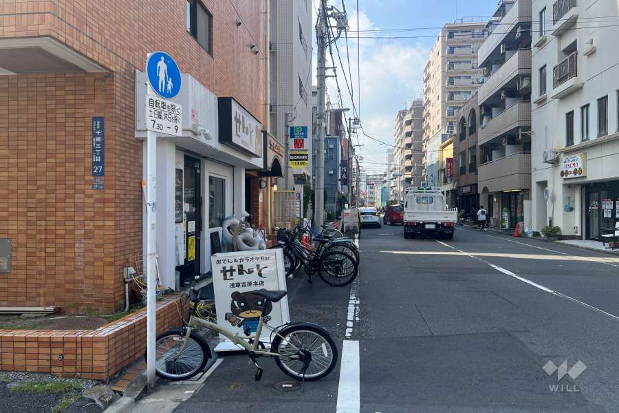 敷地北東側の前面道路　