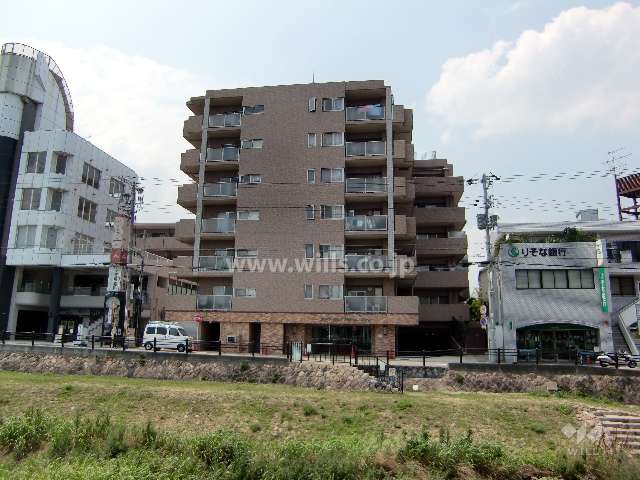 アルファステイツ仁川駅前の外観（南東側から）