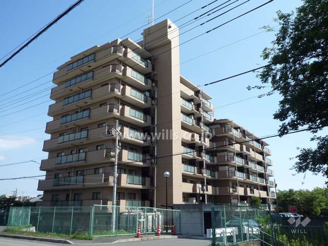 グランドール逆瀬川の外観（北側から）
