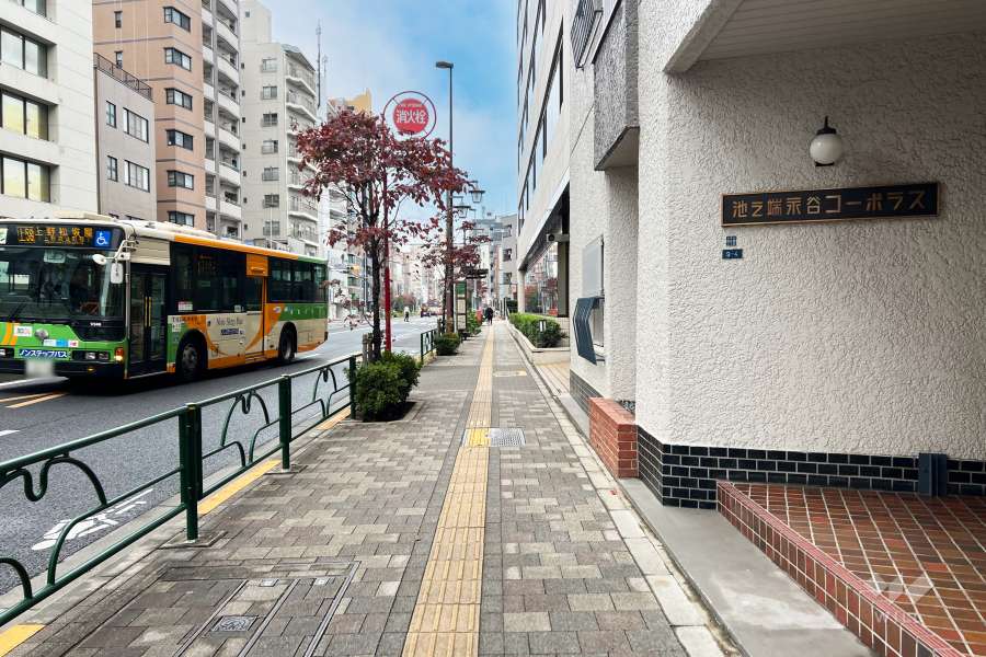 敷地南西側の前面道路