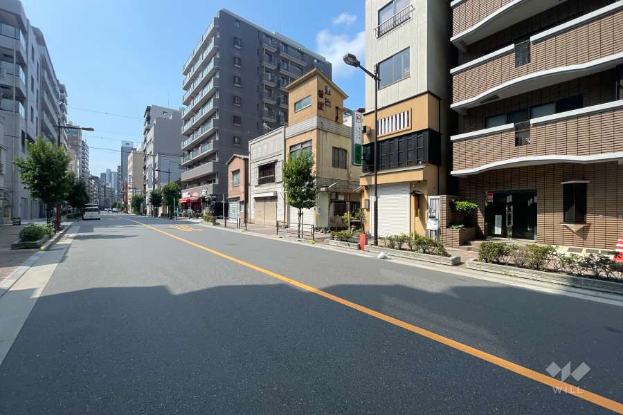 敷地東側の前面道路