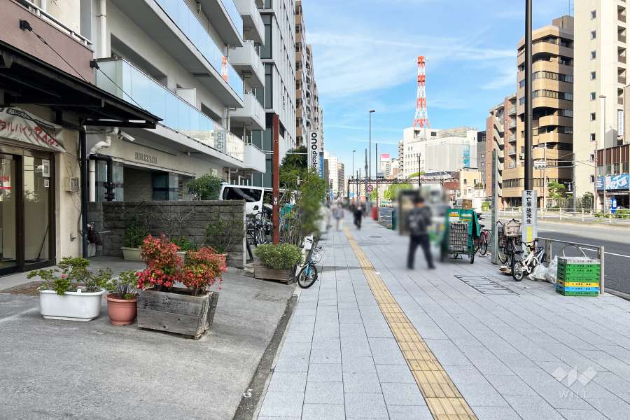 敷地南東側の前面道路