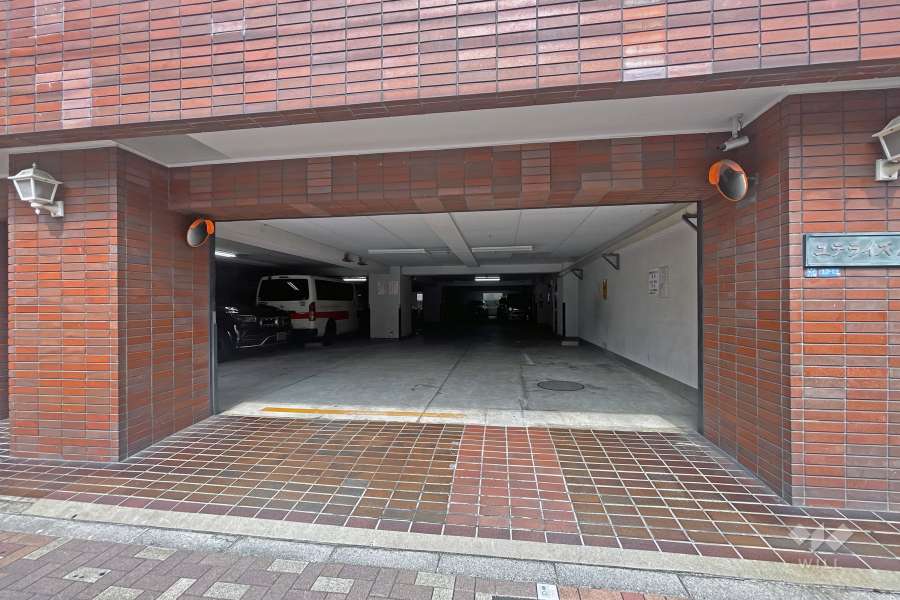 敷地内駐車場（屋内平面式）