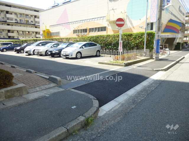 駐車場出入り口