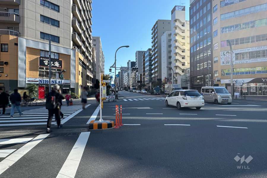 敷地南側の前面道路