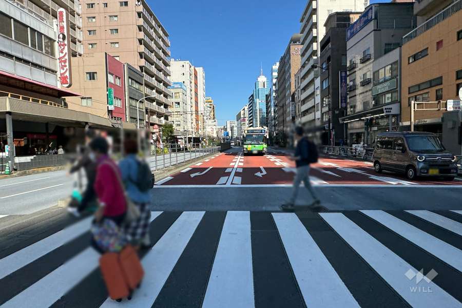 敷地西側の前面道路