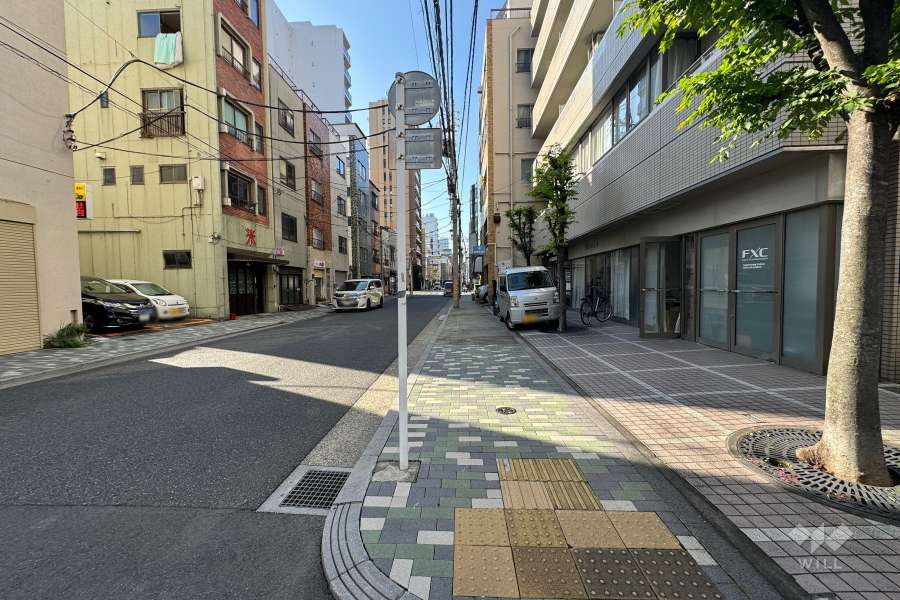 敷地南側の前面道路